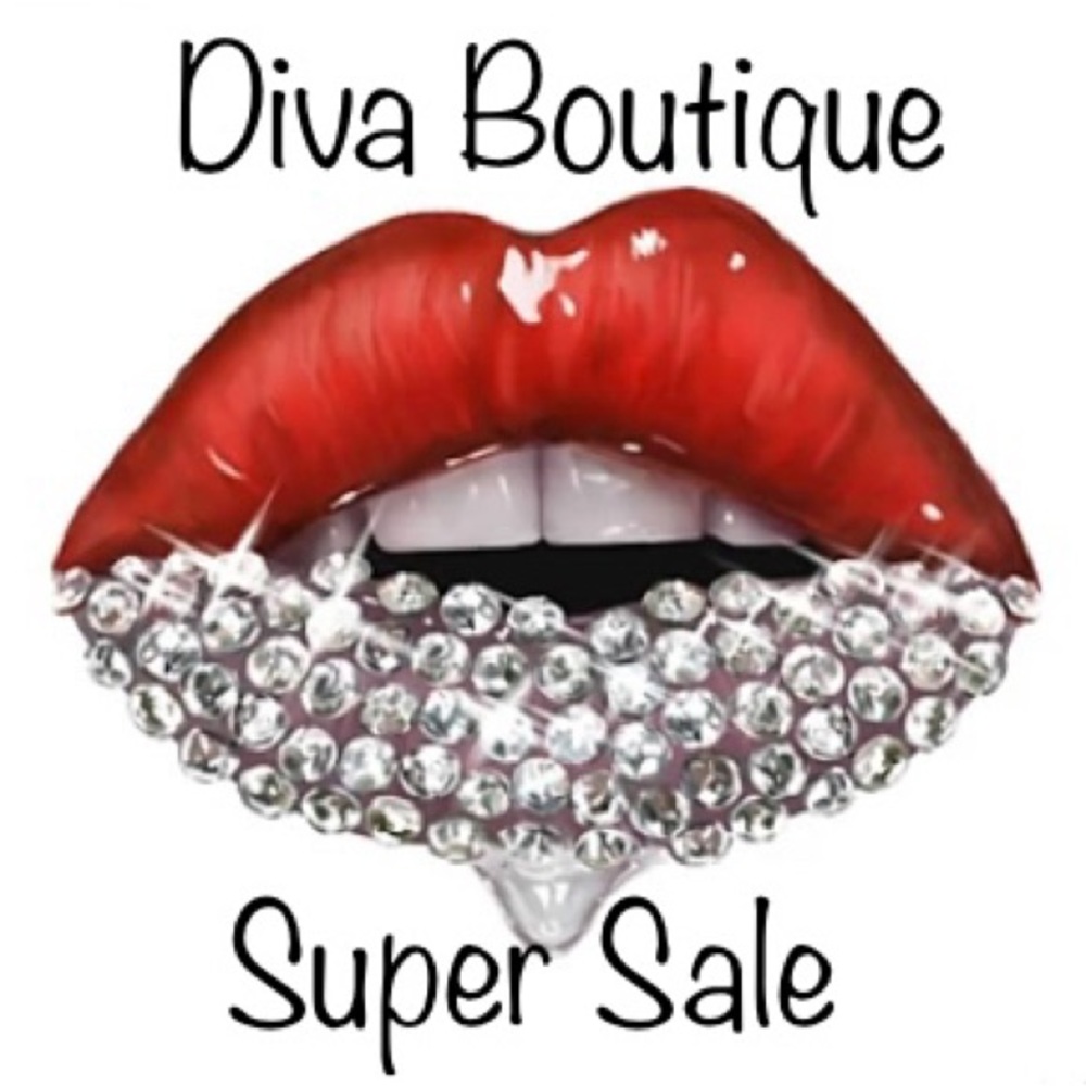 When you see lips in a description, no reasonable offer will be turned down!!